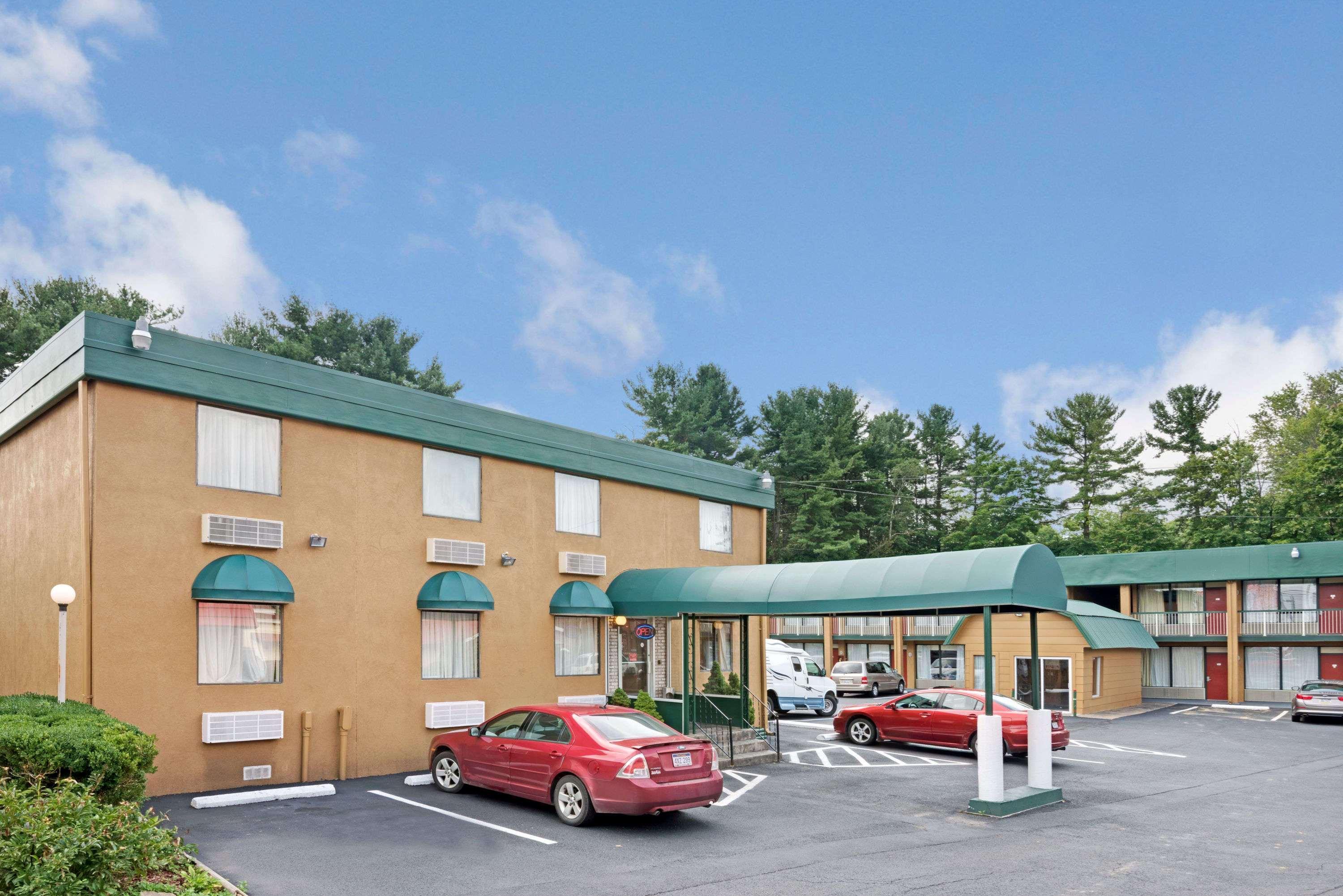 Travelodge By Wyndham Beckley Exterior foto